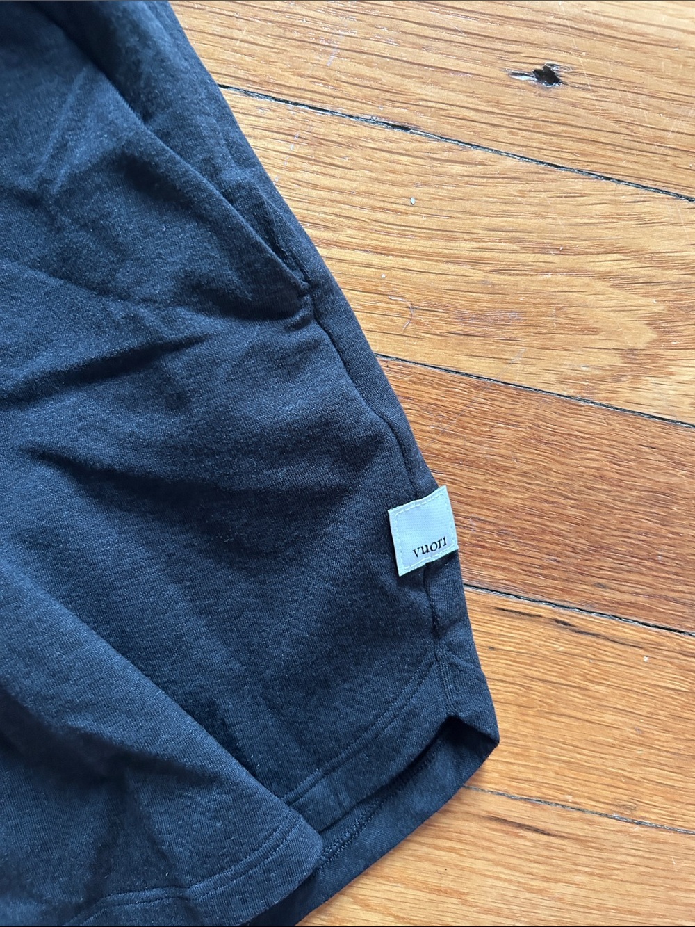 Vuori halo performance short 2 inch size L nwt paid: $68 - Picture 2 of 9
